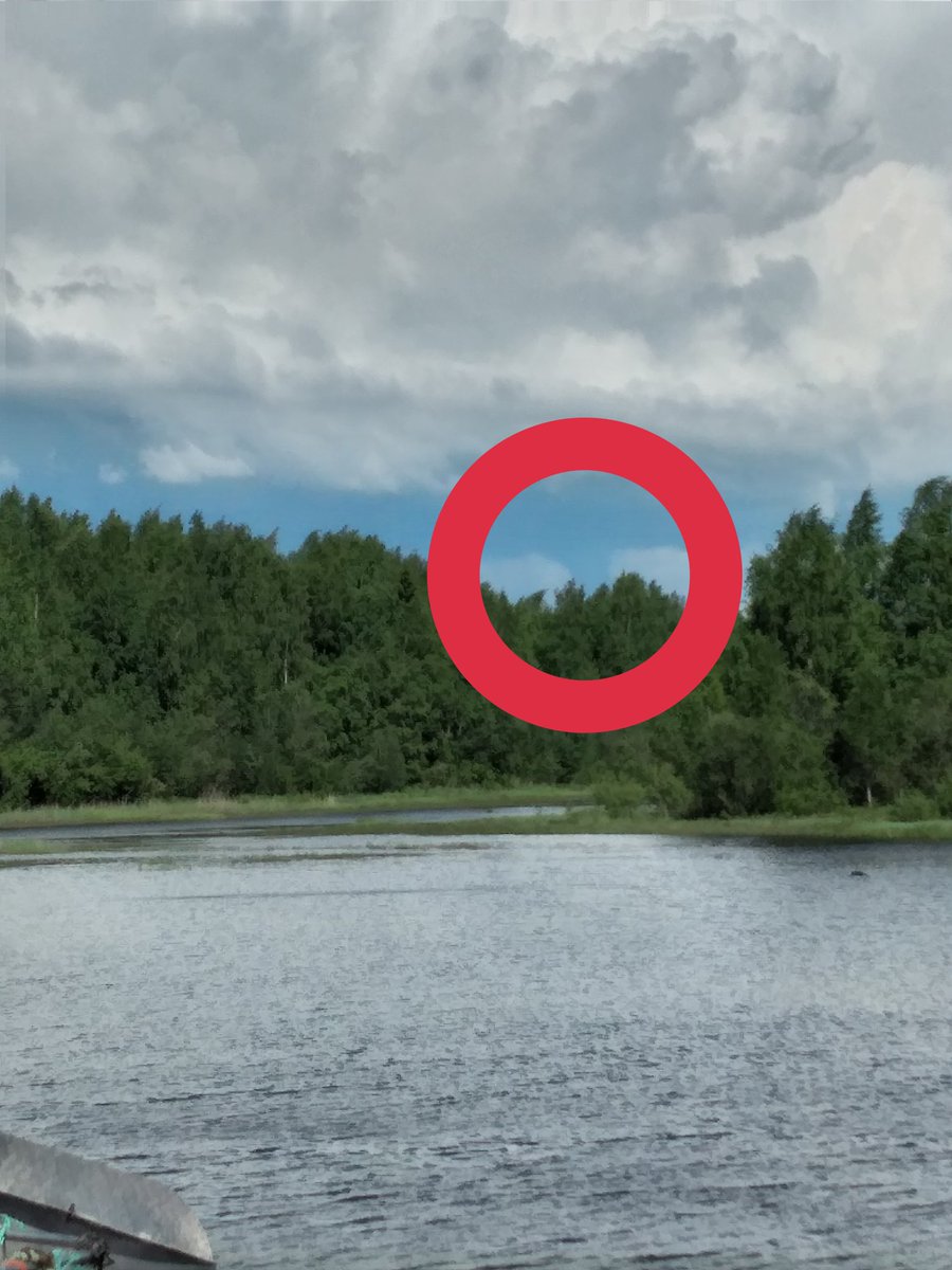 Vate53930505's tweet photo. Ukkosta seurasin muutaman tunnin oulun pohjoispuolella ja näin pienen suppilopilven. En tiedä kuin alas tuo suppilo ylsi ku oli metsää sen verran edessä. Näytti hetken melko paljon trombilta🌪. #ukkonen #tornado #suppilo #trombi https://t.co/ZToaOej13t