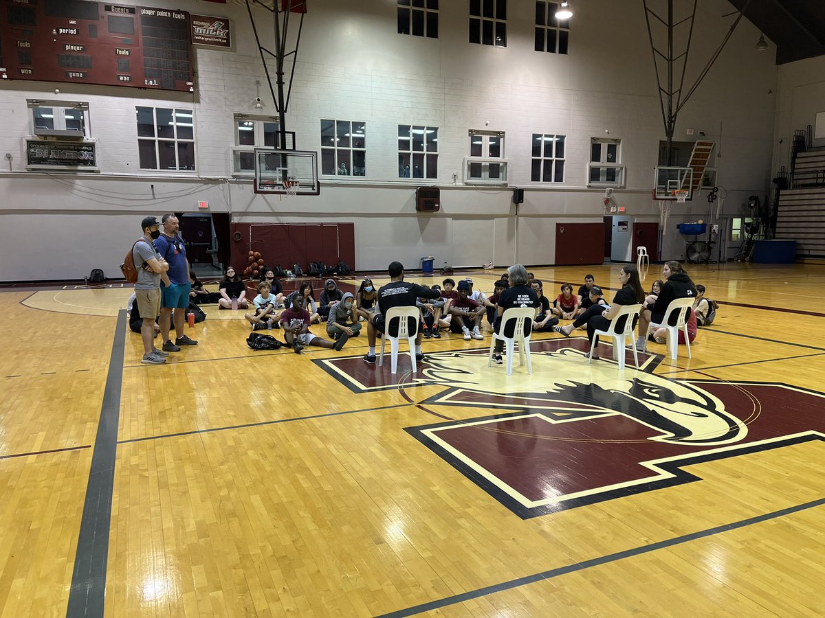Thankful for #leadership lessons from <a href="/McMasterSports/">McMaster Marauders</a> #basketball coaches and mentors. <a href="/BennettoStrong/">Bennetto Elementary School</a> Ss taking it all in! <a href="/prettykteach/">Kate Pretty</a> <a href="/Kyle_4D/">Kyle Ford</a> <a href="/DesaDanielle/">Danielle Desa (She/Her)</a> <a href="/HWDSB/">HWDSB</a>