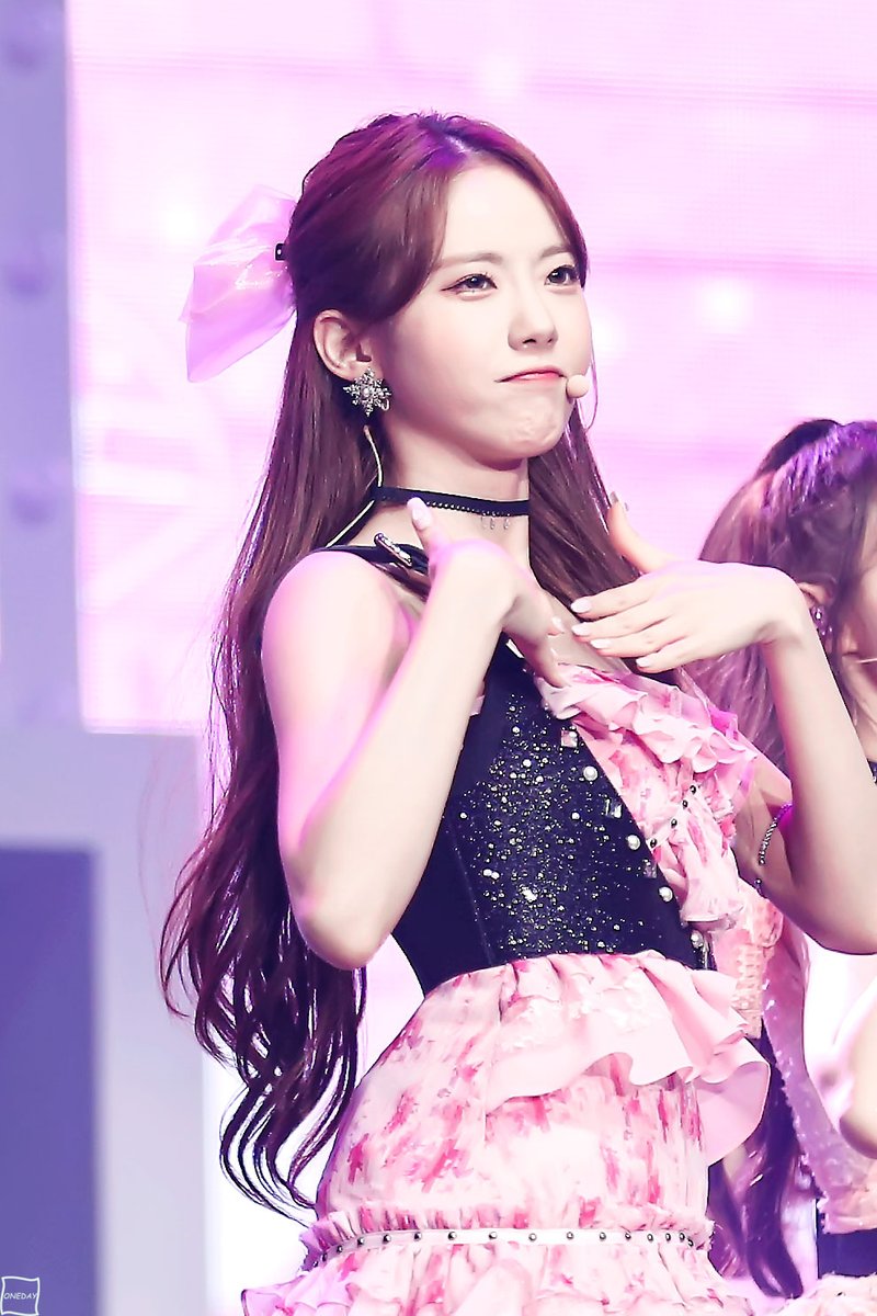 1rusal2__'s tweet photo. 220611 WONDER LAND
#루다 #우주소녀 https://t.co/8vbx9PJrwl