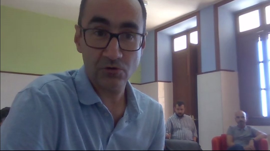 ONGD_JyD's tweet photo. Santiago, profesor de tecnología en el colegio Salesiano La Orotava cuenta cómo implementaron la formación en prevención de discursos de #odio en su programa educativo. @BoscoGlobalONGD @AECID_es 
#interconectadas https://t.co/0Et5hfNOsE