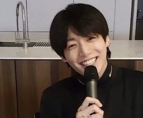 _namkoo's tweet photo. how does it feel to be the loml https://t.co/bvOpyjdcMk