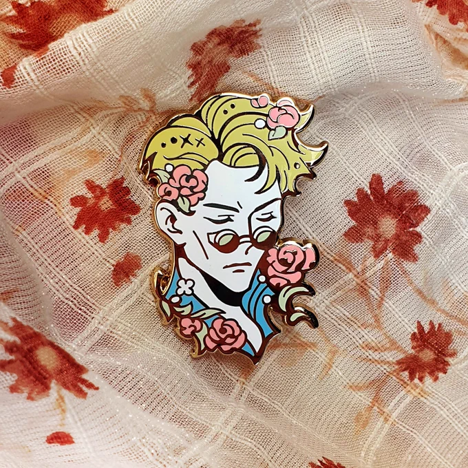 Made a Nanami pin! 🌺 This will be in my shop on Friday~ #JujutsuKaisen 