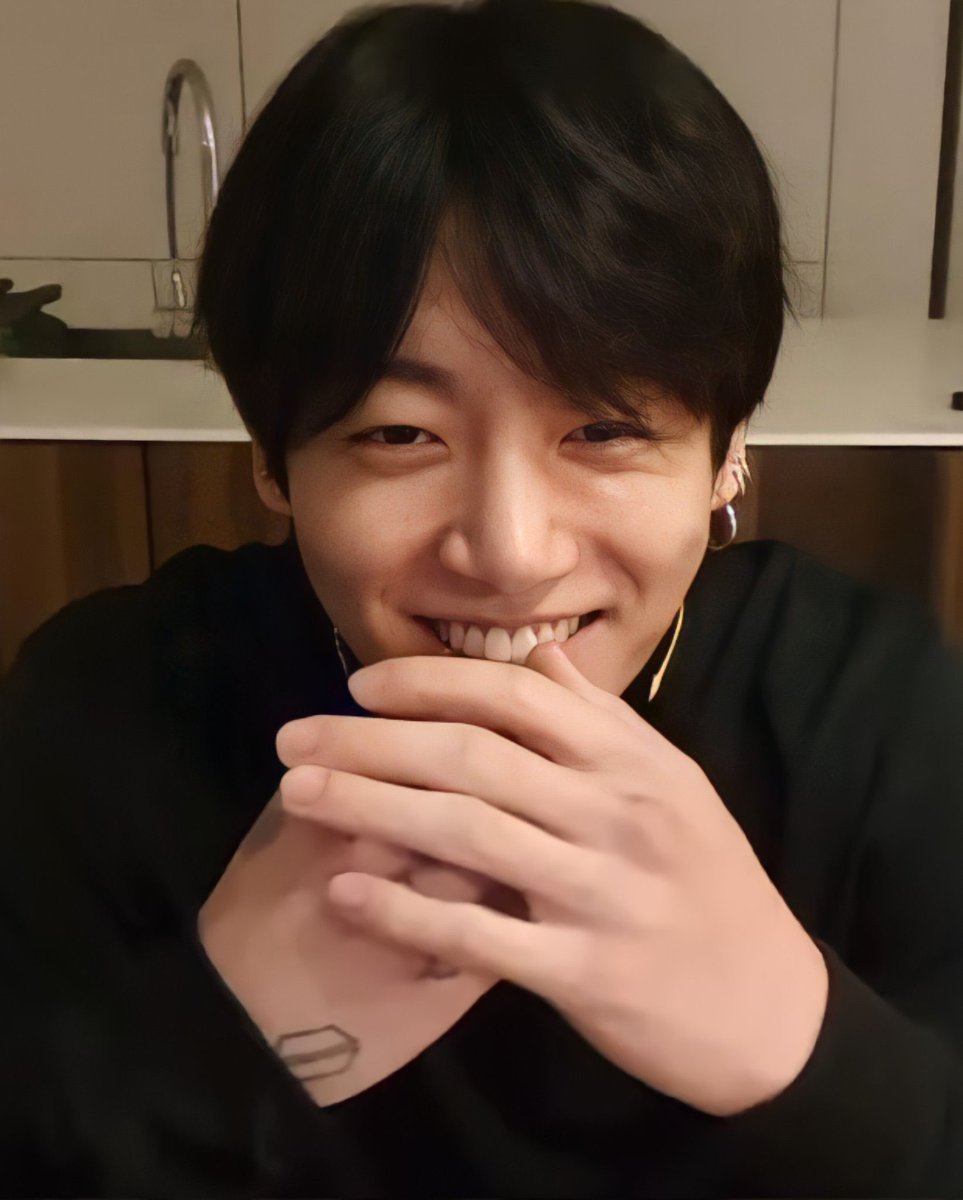 Alea_BTS's tweet photo. love you forever, jungkook ✨💜 https://t.co/BOsL13OTG0