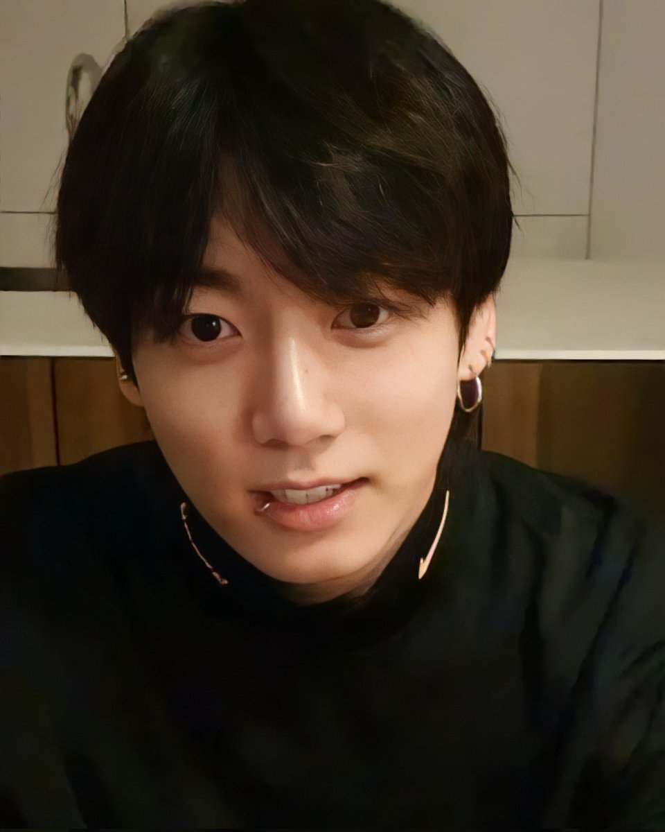 Alea_BTS's tweet photo. love you forever, jungkook ✨💜 https://t.co/BOsL13OTG0