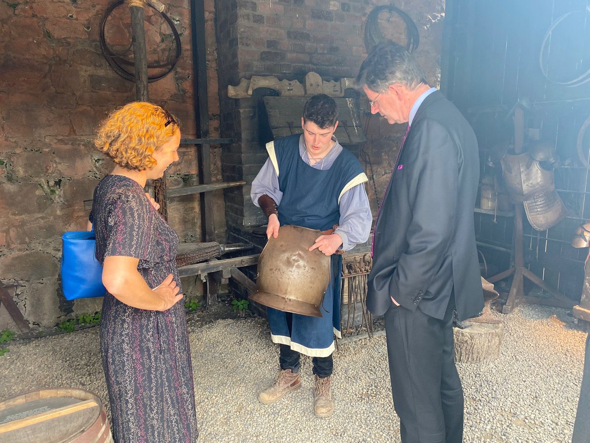 BritEmbDublin's tweet photo. Following his meeting with @LimerickCouncil, Ambassador @PJohnstonFCDO stopped at @KingJohnsCastle in Limerick 🏰

It was great to visit the historic site on the banks of the River Shannon and learn more about the entwined history and culture we share in these islands 🇬🇧🇮🇪 https://t.co/aj7cgwuml0