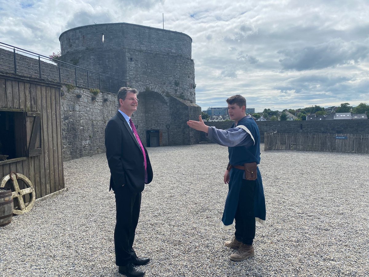 BritEmbDublin's tweet photo. Following his meeting with @LimerickCouncil, Ambassador @PJohnstonFCDO stopped at @KingJohnsCastle in Limerick 🏰

It was great to visit the historic site on the banks of the River Shannon and learn more about the entwined history and culture we share in these islands 🇬🇧🇮🇪 https://t.co/aj7cgwuml0
