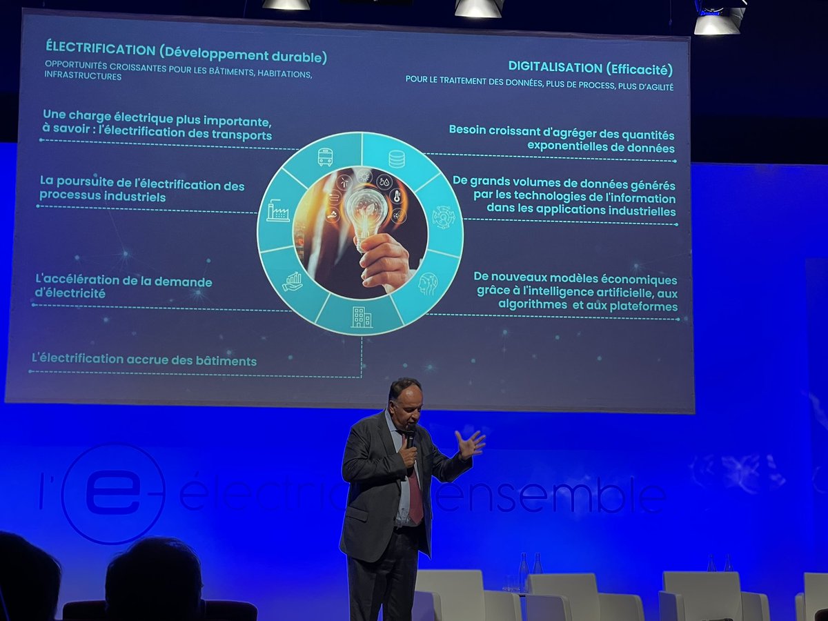 FFIE_fr's tweet photo. Accueil avec @chanutj @GroupeSMA et Emmanuel Gravier, président de la @FFIE_fr La data révolutionne nos métiers, comme nos modes de vie  #digtalisation #electrification https://t.co/EE7QM52e7w