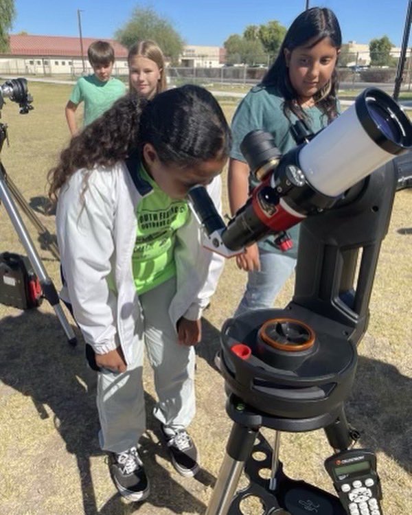 CraneSchools's tweet photo. CAMP🏕CRANE at @gowanscienceacademy had a visit from the City Star Gazer Club. Campers were able to learn about solar telescopes. #SCIENCE #gowangators #azontrack #Whycrane #WeAreCrane https://t.co/FTXyGAdKRe