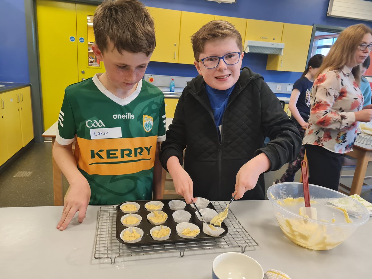 StPiusXHEDept1's tweet photo. Our p7's enjoying a taste of Home Economics @spxks3 https://t.co/D7f1X0K3yV