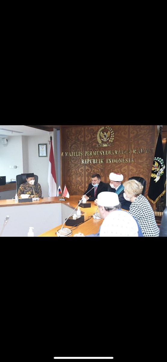 hnurwahid's tweet photo. Diplomasi untuk kuatkan hubungan antar Parlemen,Negara&amp;Warga, tadi siang di MPRRI, saya menerima kunjungan kehormatan Mufti Rusia, Mr Albir Krganov dan delegasi,didampingi olh Dubes Rusia unt Indonesia HE Lyudmila V. Banyak hal menarik untuk difollow up. Unt kemaslahatan bersama. https://t.co/abdJYQAhu8