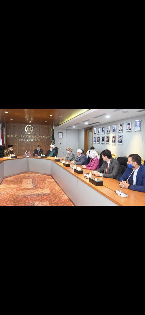 hnurwahid's tweet photo. Diplomasi untuk kuatkan hubungan antar Parlemen,Negara&amp;Warga, tadi siang di MPRRI, saya menerima kunjungan kehormatan Mufti Rusia, Mr Albir Krganov dan delegasi,didampingi olh Dubes Rusia unt Indonesia HE Lyudmila V. Banyak hal menarik untuk difollow up. Unt kemaslahatan bersama. https://t.co/abdJYQAhu8
