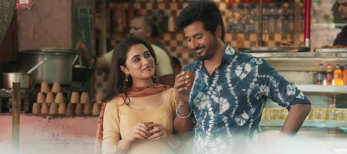 So cutee.....😍❤️😘
@Siva_Kartikeyan ❤️
@priyankaamohan ❤️

#Sivakarthikeyan #PriyankaMohan #BaeVideoSong #Prince #Ayalaan