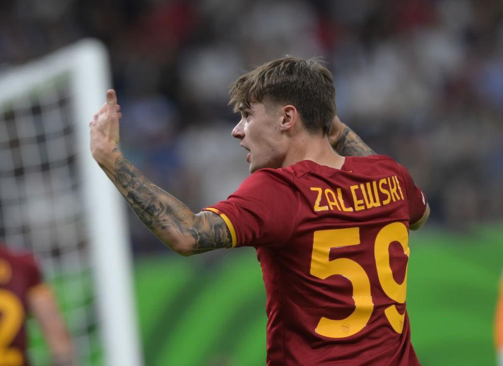 ilRomanistaEN's tweet photo. 🌍 “Il Romanista in the world”

🗣 Do not miss the second episode of our newsletter in English wich came out yesterday!

🧐 Also including…

🔺Matic

🔺Zalewski

🔺An interview with @ASRomaIE 

Check your inbox or subscribe for free ➡️ https://t.co/4svkM4HnGh https://t.co/nrblkz2t4l