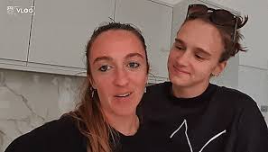 eivlisrs's tweet photo. Find someone who looks at you the way Viv looks at Lisa 😘🥰❤️‍🔥💘 https://t.co/dQn6trSRRT