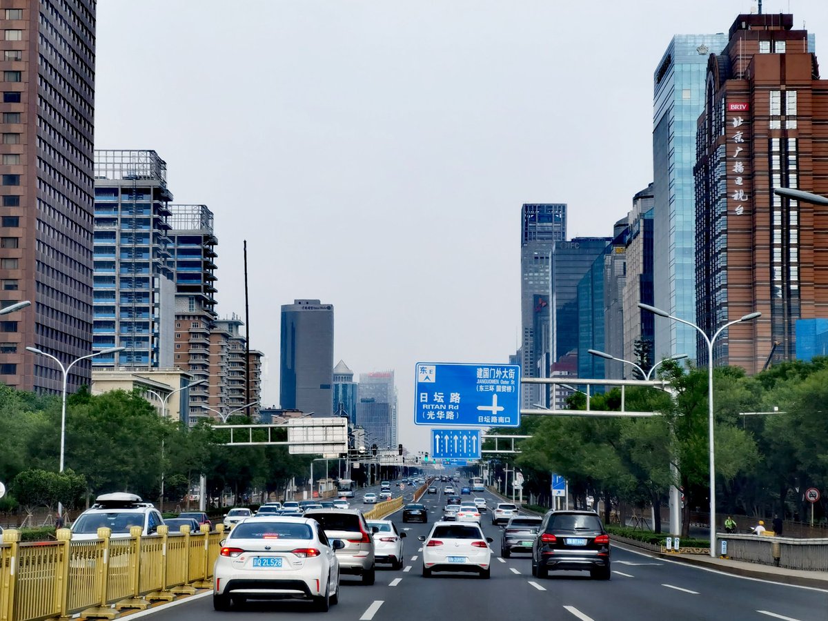 SuZhang2021's tweet photo. The bustling Beijing is coming back. https://t.co/VwFuRcHTsx