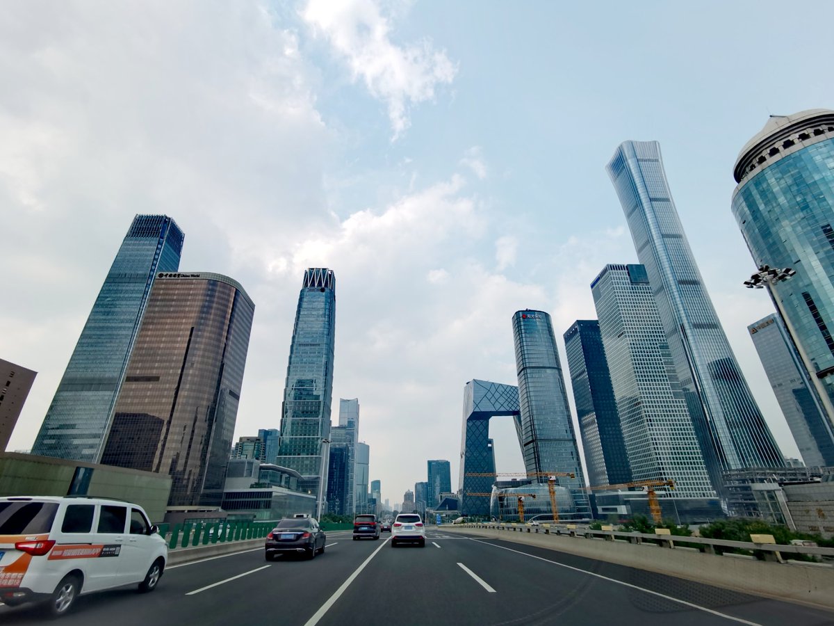 SuZhang2021's tweet photo. The bustling Beijing is coming back. https://t.co/VwFuRcHTsx