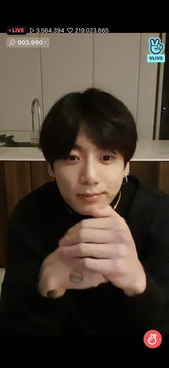 JJungKook_9791's tweet photo. BTS LIVE #VILIVE
JUNGKOOK #JUNGKOOK
#정국 #BTS #방탄소년단
@BTS_twt @bts_bighit 🐰💜 https://t.co/edXg6MGZBF