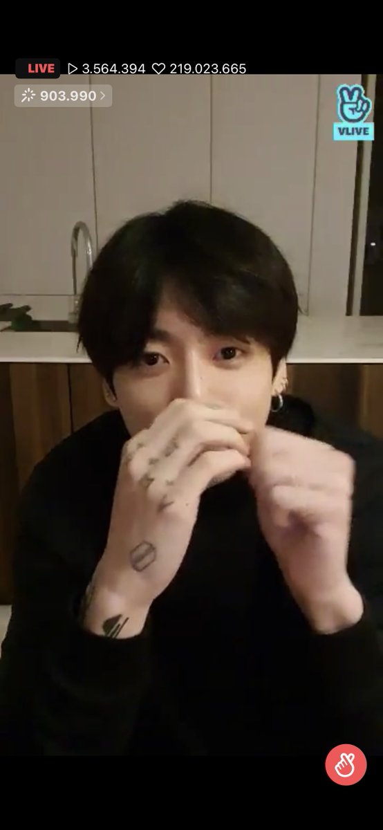 JJungKook_9791's tweet photo. BTS LIVE #VILIVE
JUNGKOOK #JUNGKOOK
#정국 #BTS #방탄소년단
@BTS_twt @bts_bighit 🐰💜 https://t.co/edXg6MGZBF
