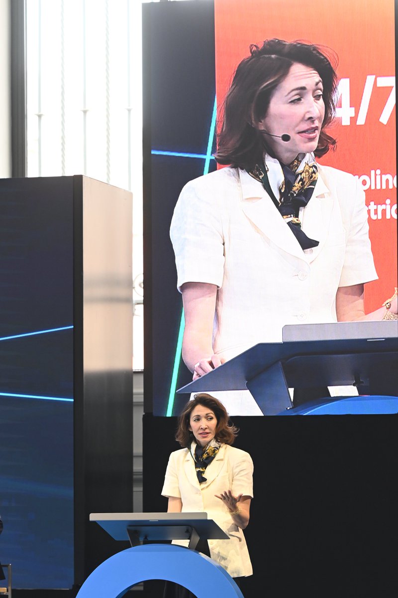 Eurelectric's tweet photo. For the final keynote of the day, @CarolineBGolin presented @Google's reasons to pursue a shift to #247RES:
🔹Lead on climate change as a business imperative
🔹Minimise footprint as a large electricity consumer
🔹prize the cost-effectiveness & financial certainty of #renewables https://t.co/0Z5SBwb5xm