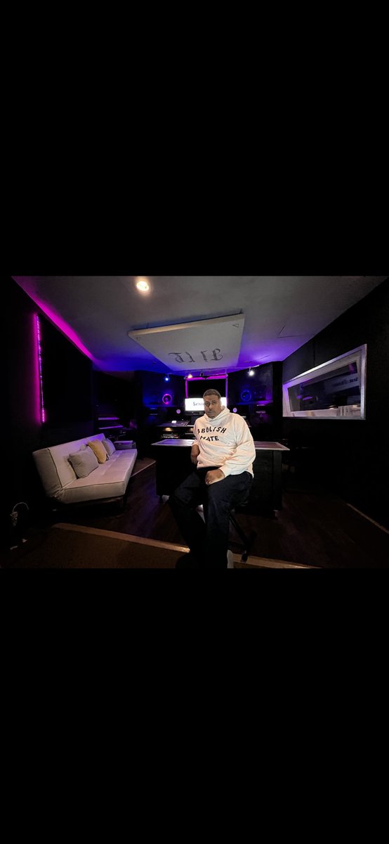 closbeats's tweet photo. 🔥🤩🔥 it’s gone be a hot summer #thaRebellion #studioflow #FlameEnt #spiralstudios https://t.co/MlucG1iTFk