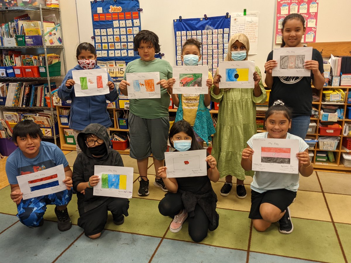 3rd graders celebrated Flag Day by making their own flags with symbols that represent themselves.

Los alumnos de 3er grado celebraron el Día de la Bandera haciendo sus propias banderas con símbolos que los representan a ellos.