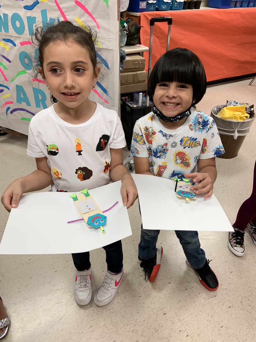 I spy with my little eye…
ROBOTS! Lots of them!! Robot making at Art camp! #Campjonesisredhot <a href="/TashaJ808/">Dr. LaTasha Jones</a> <a href="/RR_Sweet/">Robin Sweet, M. Ed.</a>