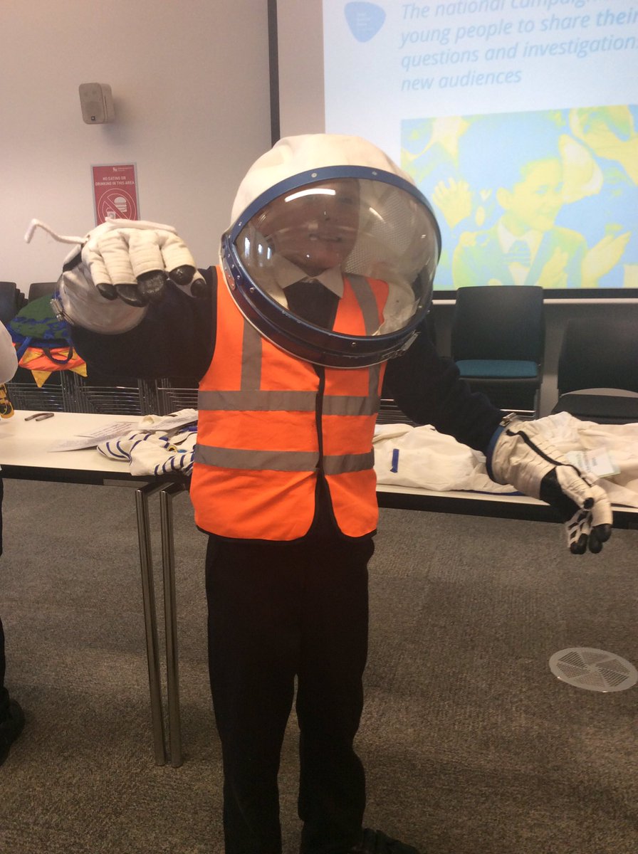 PaganelScience's tweet photo. @paganelschool had an amazing time at @GreatSciShare yesterday! 👩‍🔬👨‍🔬

Lovely to see children from different schools together sharing their scientific questions.

Thank you to @RedPSTT for organising the event and @thinktankmuseum for the awesome space show! 🚀 https://t.co/cK6bZmGk7t