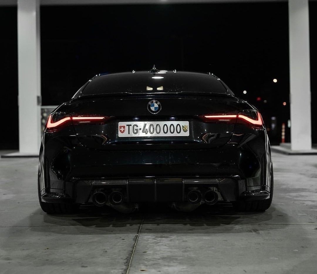 WorldWideCarsTM's tweet photo. Murdered out BMW M4 https://t.co/O518ZscWB1