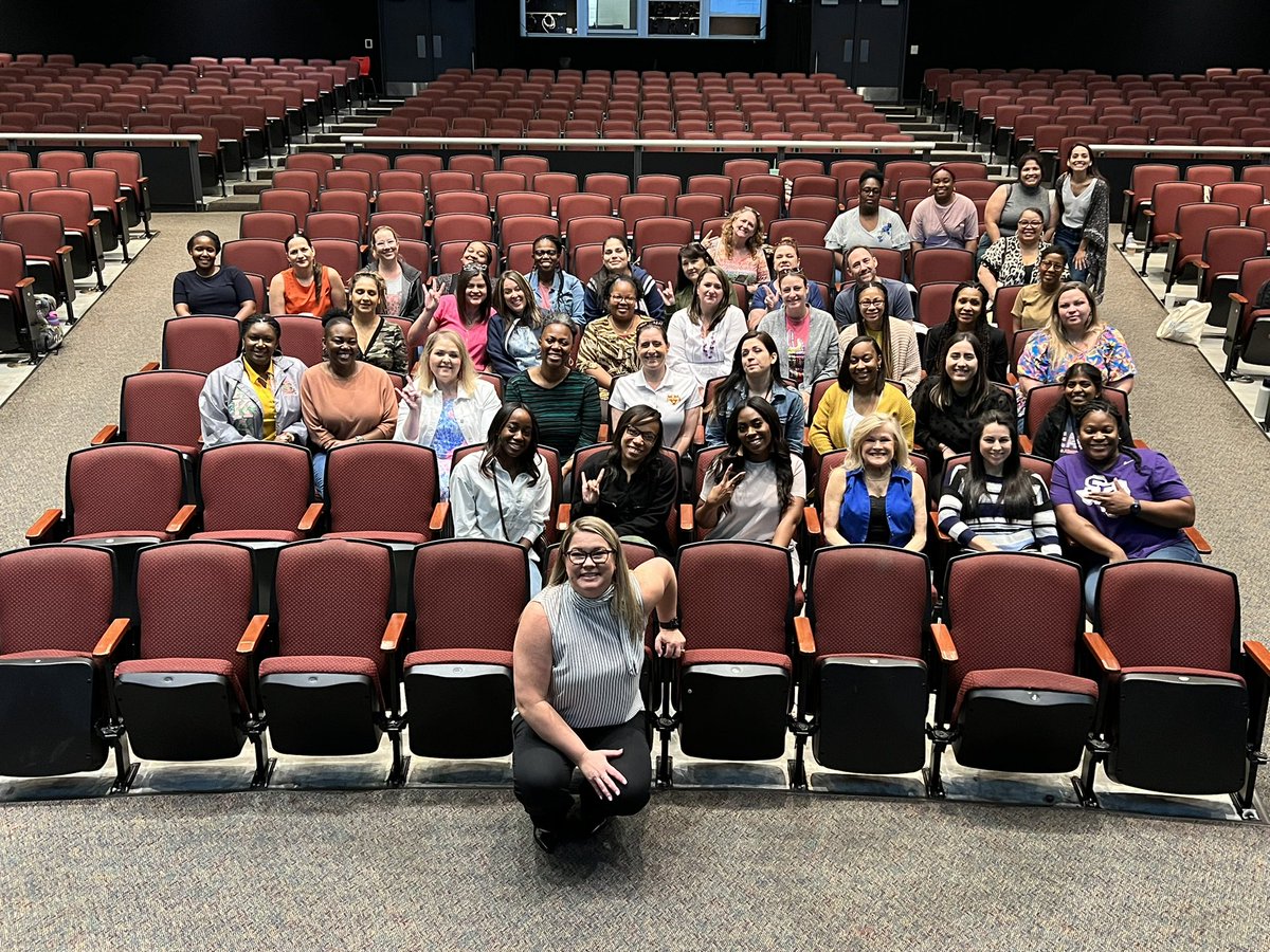 HumbleISD_ADV's tweet image. Thanks to @jengarrigan with @TexasOnRamps for spending 2 days with @humbleisd secondary counselors to make sure we’re setting students up for post secondary success with intentional advising #advancedacademics #leadinglearning @HumbleISD_PSS @HumbleISD_CBS