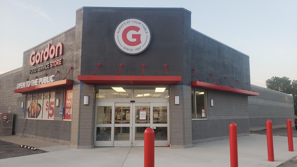 CD_Barnes's tweet photo. 👀 Check out the new canopy at the @GFSDelivers store in Clinton Township! #GordonFoodService #Renovation #Retail #ConstructionManager #Michigan #CommercialConstruction #BuildBetter https://t.co/MW3K1cboeG