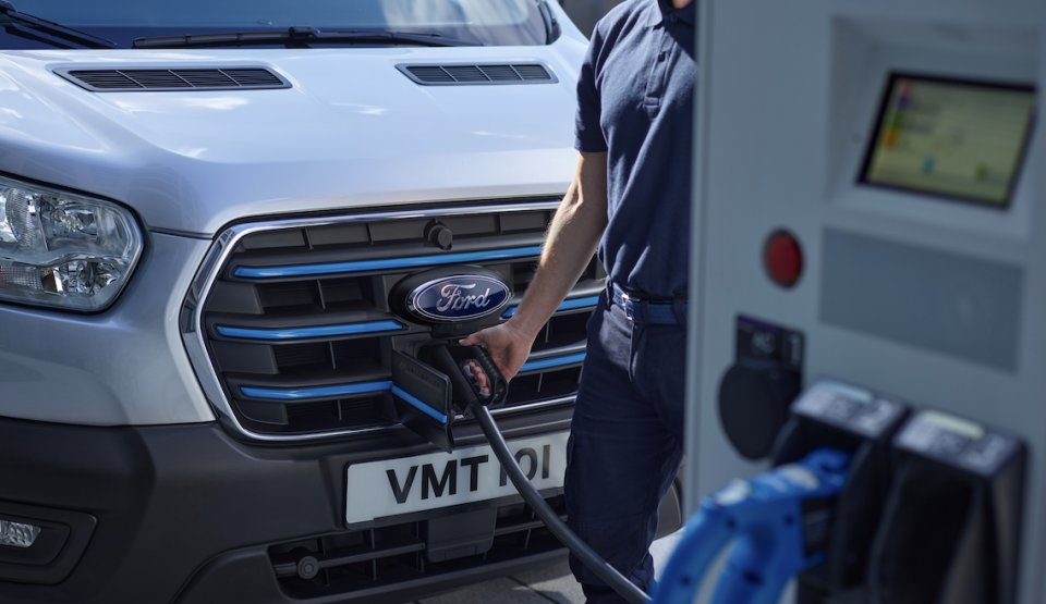 RolecEV's tweet photo. 🚐 | Have you ever wondered how the electrification of vans is going? Well, the number of #ElectricVan registrations has increased by an impressive 62.7% compared to the same time last year. 

⬇ Learn more. 
https://t.co/MXr41YJWji

#TheFutureIsElectric https://t.co/ijUfhD3ZOe