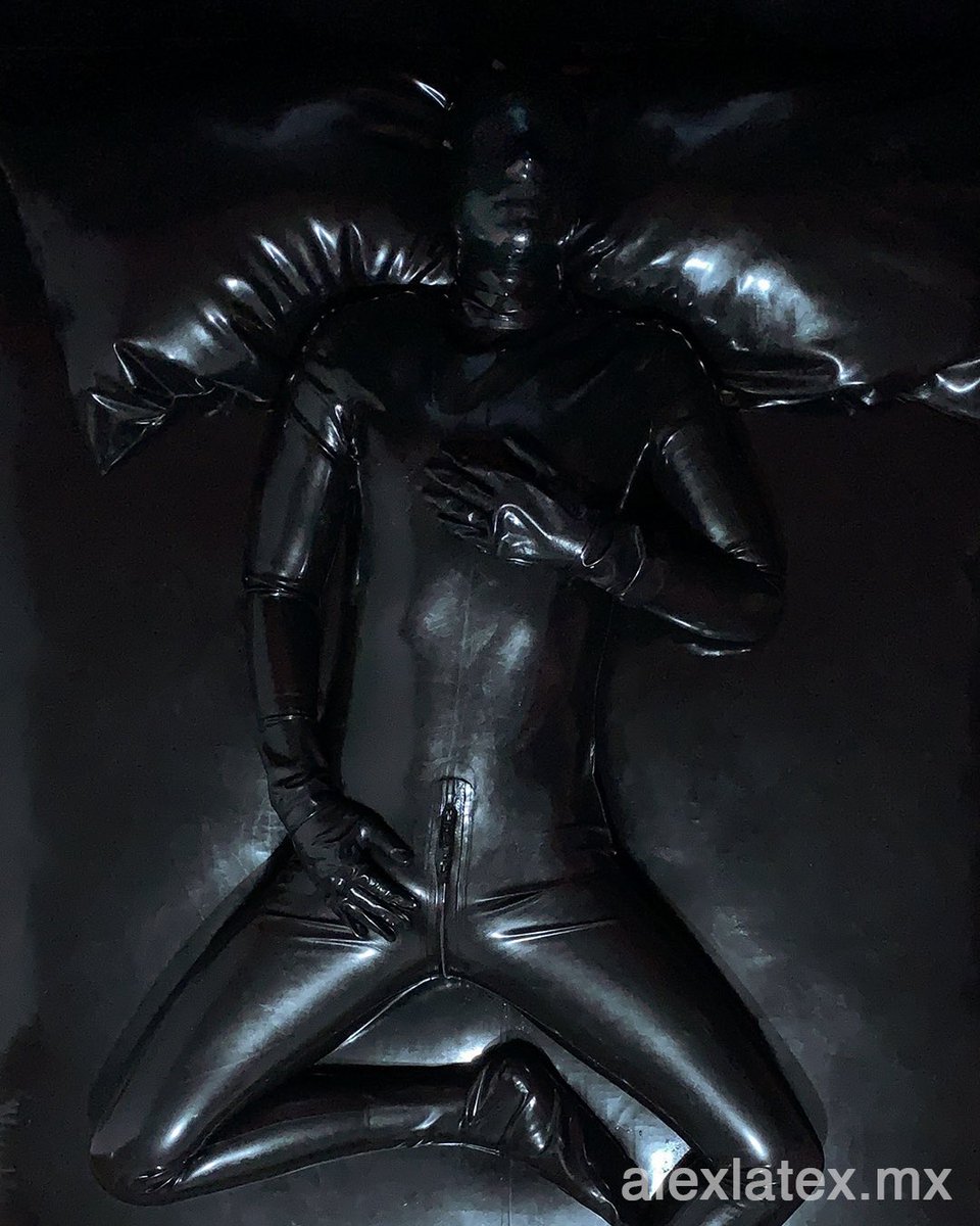 alexlatex_mx's tweet photo. Was a great day
#latex #rubber #latexboy #rubberboy #latexfetish #latexcatsuit #catsuit #latexmexico #rubbermexico #latexbed #rubberbed #latexhood #mascaradelatex #sleep #sleeping #latexsheets #bedding #latexbedding #FelizMiercoles https://t.co/ycU1ku0OQK