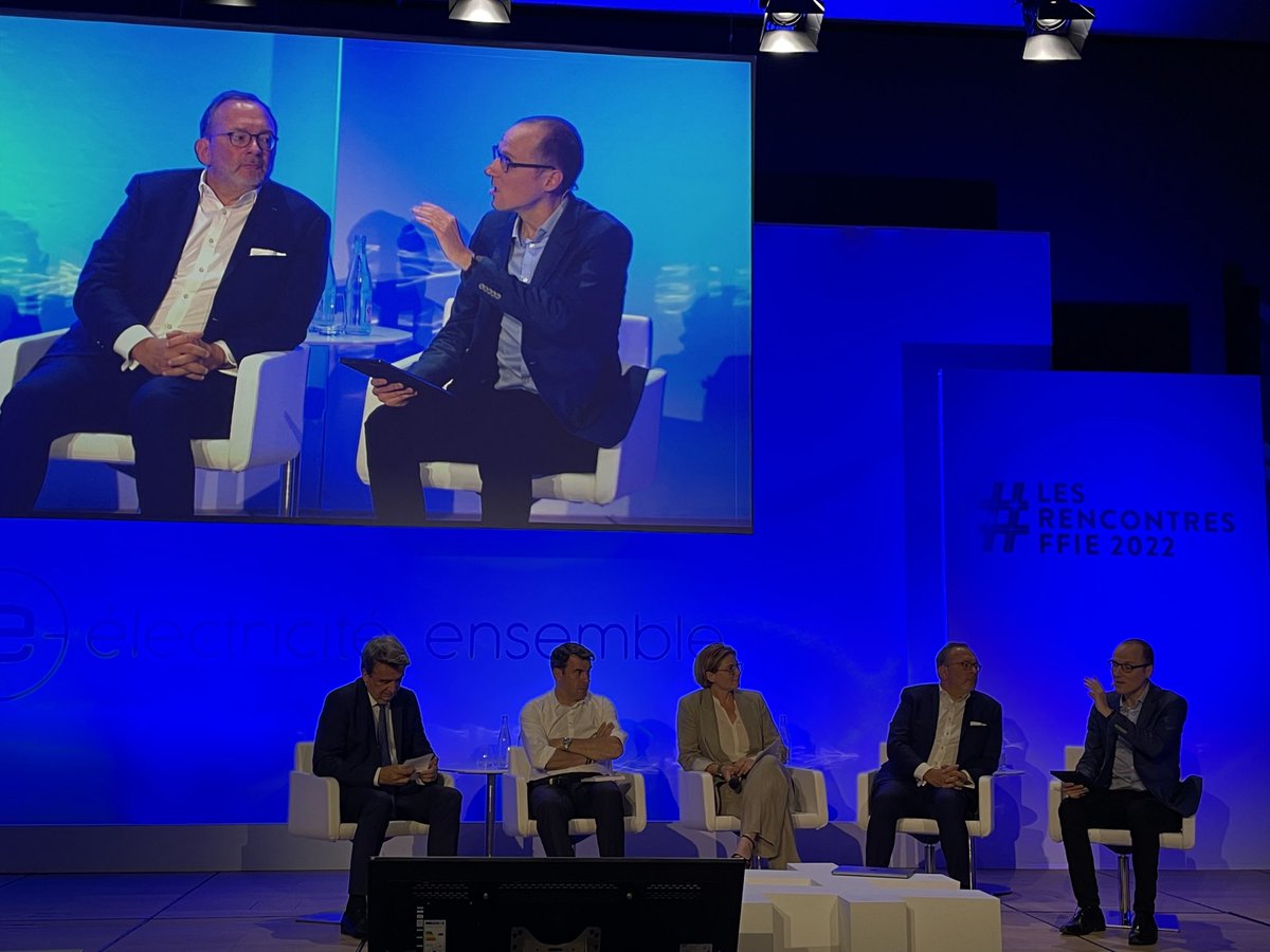 Première table ronde des #RencontresFFIE destinée à ouvrir des perspectives sur les nouvelles #technologies qui impactent les métiers de l’#électricité ⁦<a href="/OSalleron/">Olivier Salleron</a>⁩ ⁦<a href="/FicBen/">Ficquet benjamin</a>⁩ ⁦<a href="/Helene_Gouin/">Hélène G</a>⁩ ⁦<a href="/LucBroussy/">Luc Broussy</a>⁩