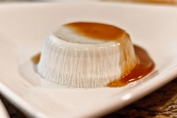 lalocandaaz's tweet photo. We heard you had a sweet tooth 🙃

 .
.
#LaLocanda #RealFood #OldTownScottsdale #ScottdaleAZ #Arizona #DateNightArizona #Scottsdale #AuthenticItalian #Italian #azfoodie #eatgood #italianflavors https://t.co/7gg5HtxfWP
