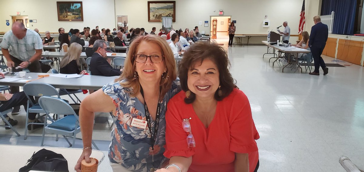 And we're back.  Nice to see so many at the Arcadia Association of Realtors Caravan this morning.  Let's rock 2022 friends!!  #arcadiaaor #speedyrafeedie #showup
