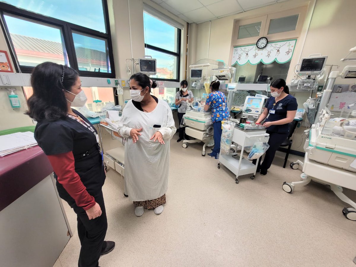 HospitalSerena's tweet photo. 💪Los padres y madres que atraviesan la experiencia de tener a sus bebés prematuros hospitalizados son un ejemplo de superación❤️, por lo que cuidar su salud mental es fundamental para sobrellevar su proceso☝️y lograr la recuperación de sus pequeños📲https://t.co/qptfIMjLIA🗞️ https://t.co/ESfR7vIYP5