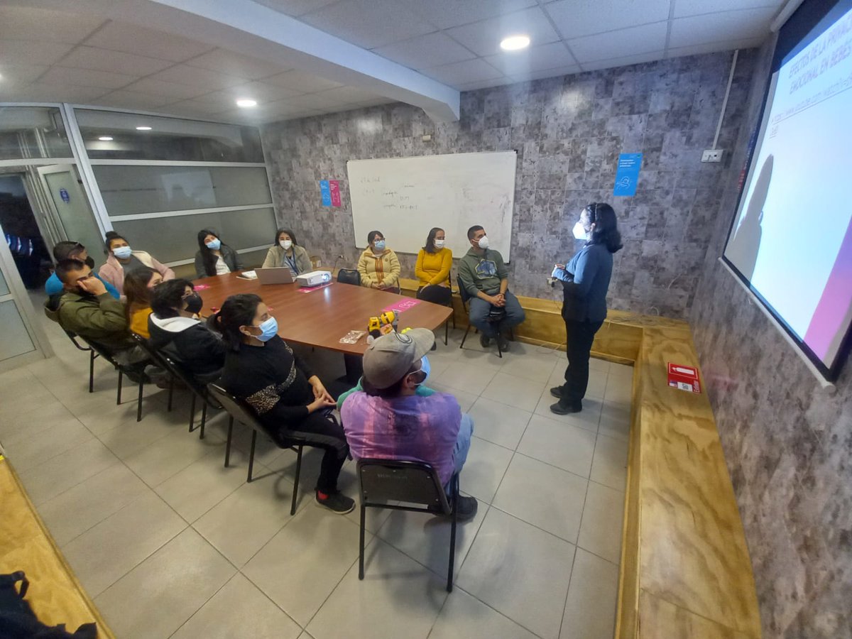 HospitalSerena's tweet photo. 💪Los padres y madres que atraviesan la experiencia de tener a sus bebés prematuros hospitalizados son un ejemplo de superación❤️, por lo que cuidar su salud mental es fundamental para sobrellevar su proceso☝️y lograr la recuperación de sus pequeños📲https://t.co/qptfIMjLIA🗞️ https://t.co/ESfR7vIYP5