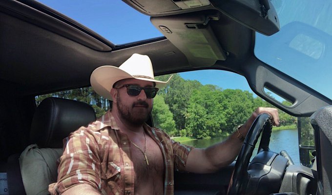 DADDYLAND! booking my plans for that July weekend in Dallas. Who would like to meet and even film? https://t