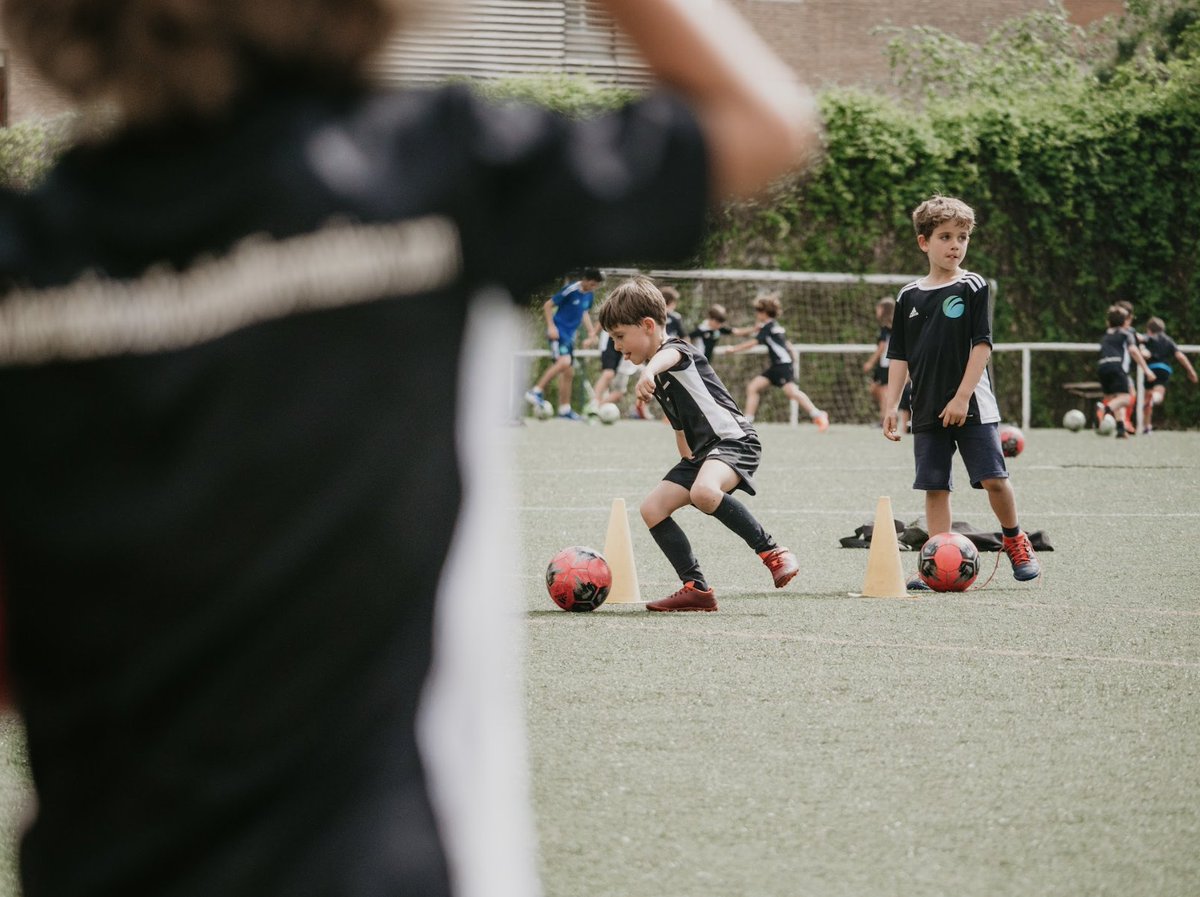 Centrados en superar la semana pero trabajando ya en las sesiones del viernes en📍Santa Maria del Pilar.

¡Nos vemos! ¡¡Sesión doble!! ⚽️⚽️

⌚ 17:00 a 18:00
⌚ 18:00 a 19:00

#AcademiaIFF #fútbol #madrid
‌