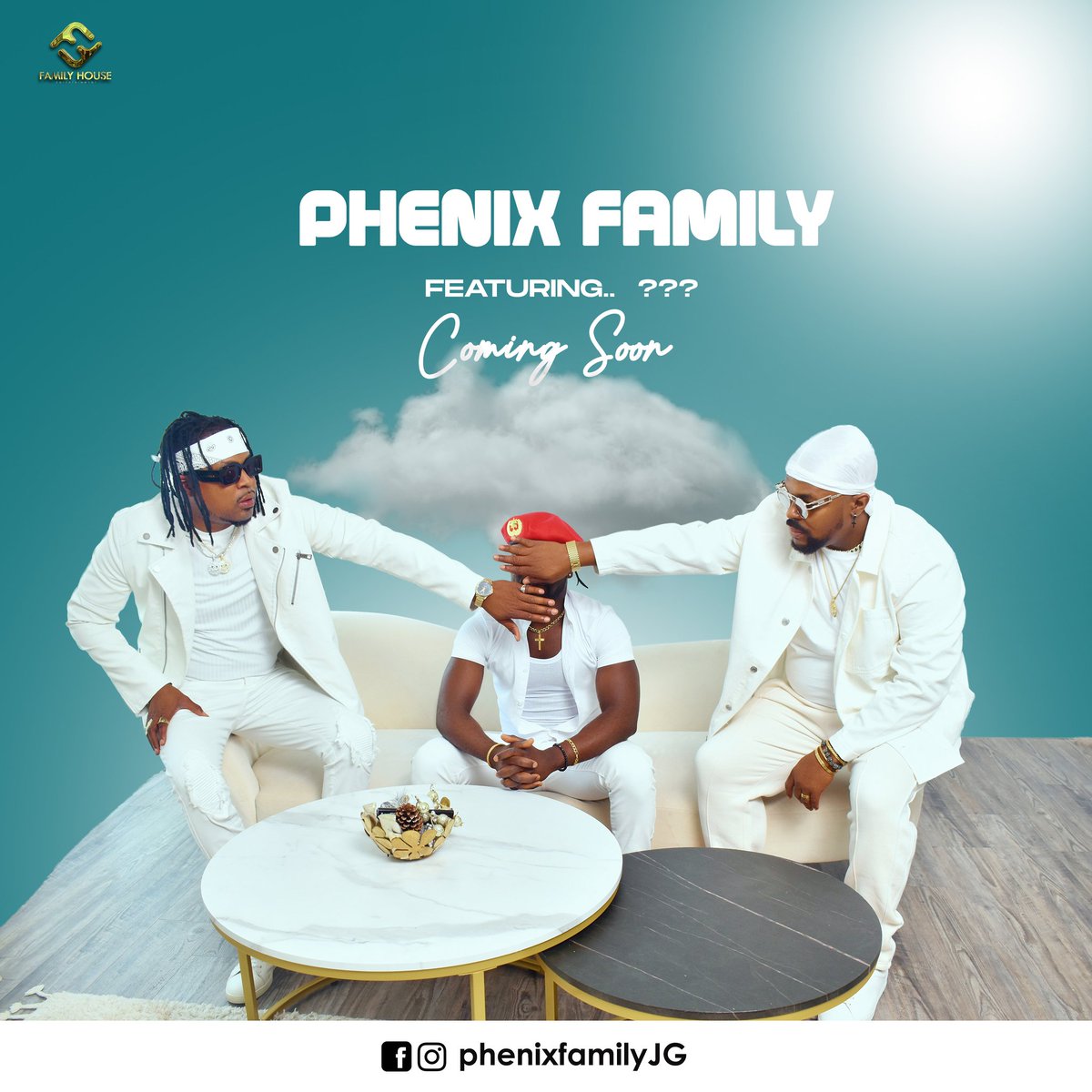 PhenixFamily's tweet photo. On vous laisse imaginer le nom de l'artiste avec qui le feat a été fait en attendant le cover officiel.
Abonnez-vous à notre chaîne YouTube 👇🏽
https://t.co/XqeOGBZqkt
La légende continue... 💯❤️🇹🇬
#comingsoon https://t.co/D78UrF7C5Y