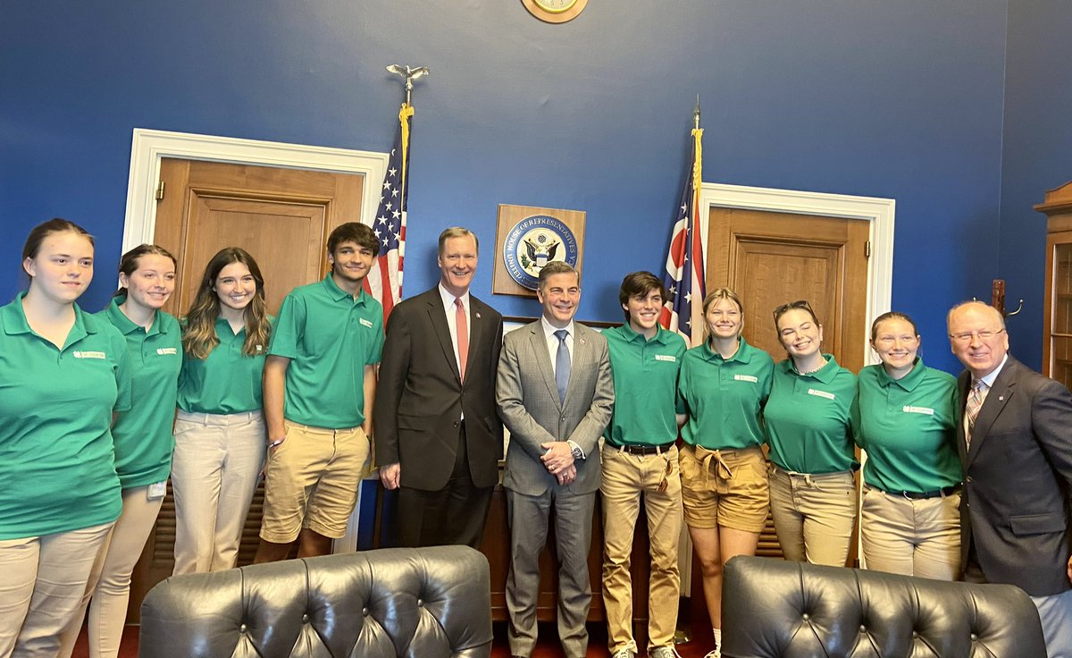 It was great to spend some time with members of <a href="/ohio4h/">Ohio 4-H</a> during their D.C. trip today! (&amp; <a href="/stevestivers/">Steve Stivers</a>)

4-H is the largest youth organization in the U.S. &amp; helps guide youth through many projects from raising livestock to robotics. Thanks <a href="/OhioState/">Ohio State</a> for facilitating this program