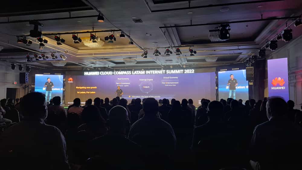 buen_data's tweet photo. #HuaweiCloud #COMPASS Cumbre de Internet en América Latina, Buen Data Moodle Partner presenta la alianza con @HuaweiCloud1 para maximizar el uso de Moodle LMS en la nube, sus beneficios, auto escalamiento y reducción de costos.

@buen_data @moodle https://t.co/iZkzI064jw