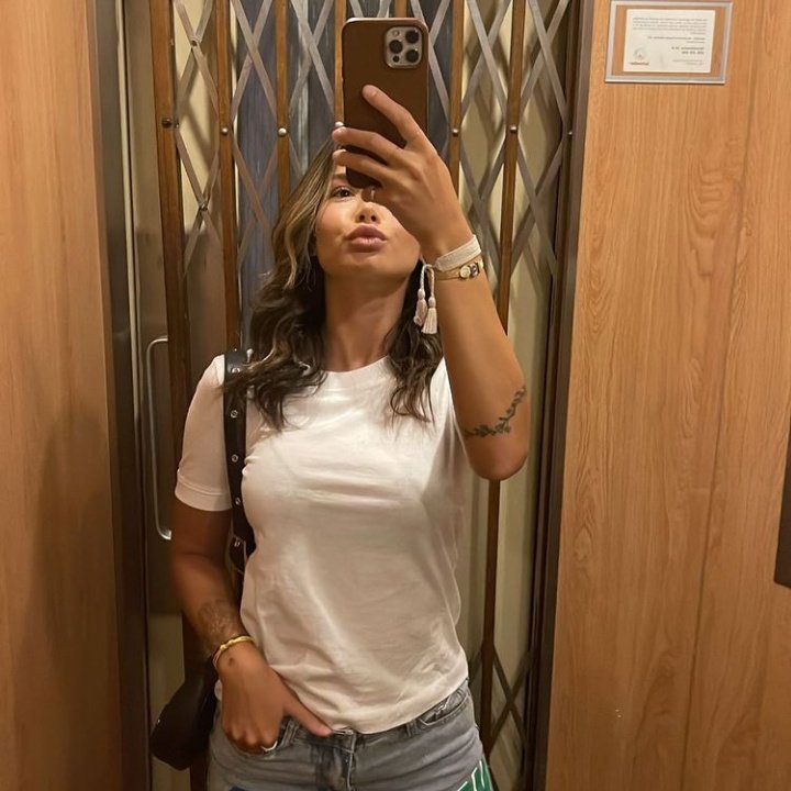 favxbru's tweet photo. tópico sensível: bruna gomes tirando ft no espelho!! 🫶🏻 https://t.co/O5ApNV3xv7