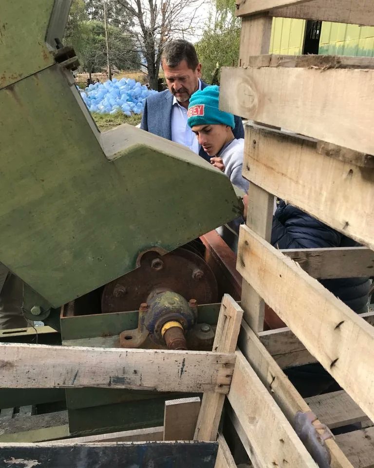 Nos comprometemos a trabajar juntos para llevar adelante políticas que conviertan los desechos reciclables en productos que beneficien a las instituciones y los espacios públicos.