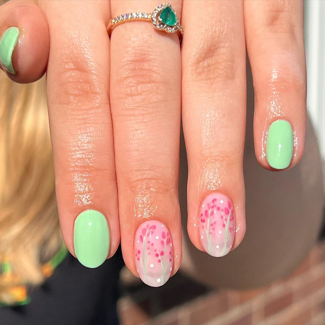 OPI_PRODUCTS's tweet photo. With a mix of light green nails and floral designs, this look by @jorgiasbeautyroom is giving us life. Look at that detail!

Shades: #ThatsHulaRious, #RatedPeaG, #BabyTakeAVow, #StrawberryMargarita, #SuziCallsThePaparazzi, and #AlpineSnow 

Try This Shade: https://t.co/TrQGrr0eLS https://t.co/7HIw27s75S