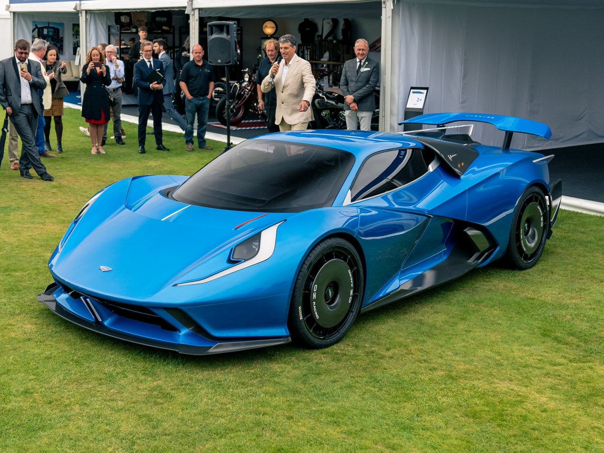 SalonPrivé tweet media