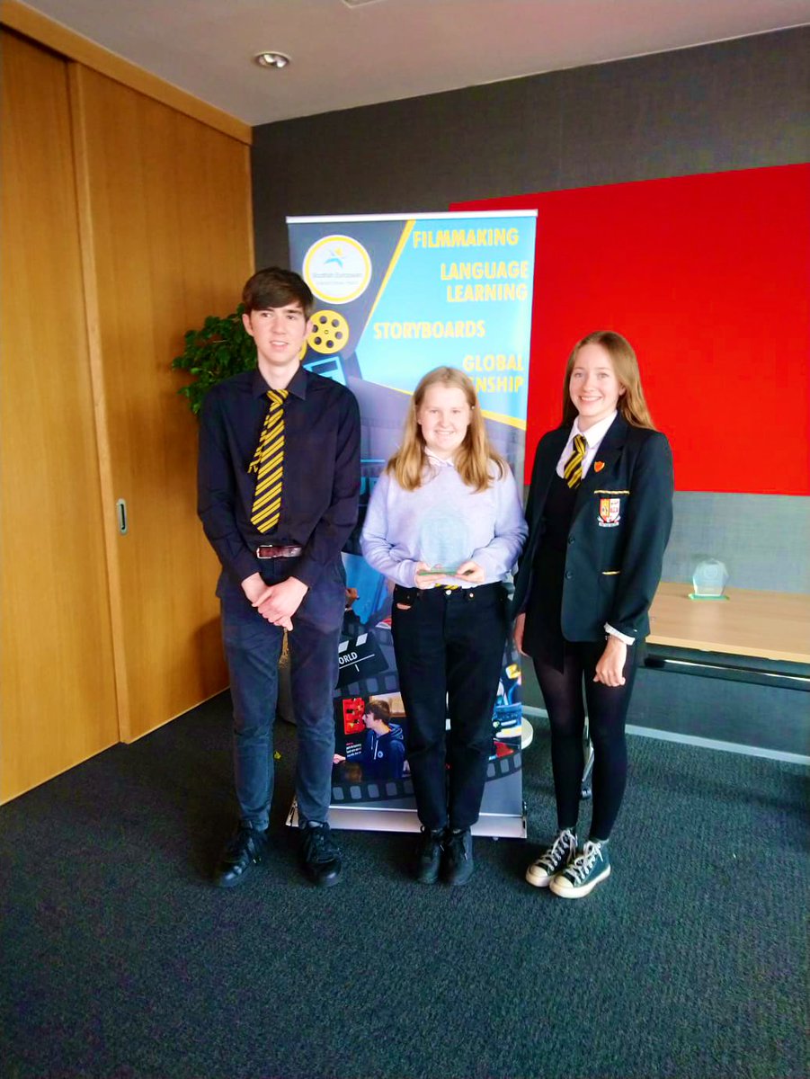 Fabulous afternoon✨<a href="/ModernPrestwick/">Modern Languages Prestwick</a> WINNERS of the Award for Languages @SEET_scotland Super proud of Beth, Cailin, Sophie and Gregory 🇩🇪🇪🇸🇫🇷✨🙌🤩<a href="/pwkacademy/">Prestwick Academy</a>