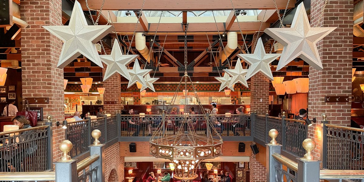 Cheers to 35 years - Happy Birthday to Mike's American! 🎂🎶 We couldn't have done it without you - celebrate by sharing one of your favorite memories with us. 🥳