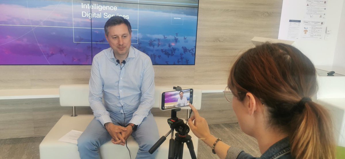 JustSearch_fr's tweet photo. Visite chez notre client @Airbus 

Chez Just Search, nous rendons visite régulièrement à nos clients afin d'aller réellement sur le terrain, et de renforcer notre lien de confiance 🤝✅

Merci à eux pour leur accueil chaleureux ! 

#airbus #digital #agencedigitale #client https://t.co/lUE5nsoDlt