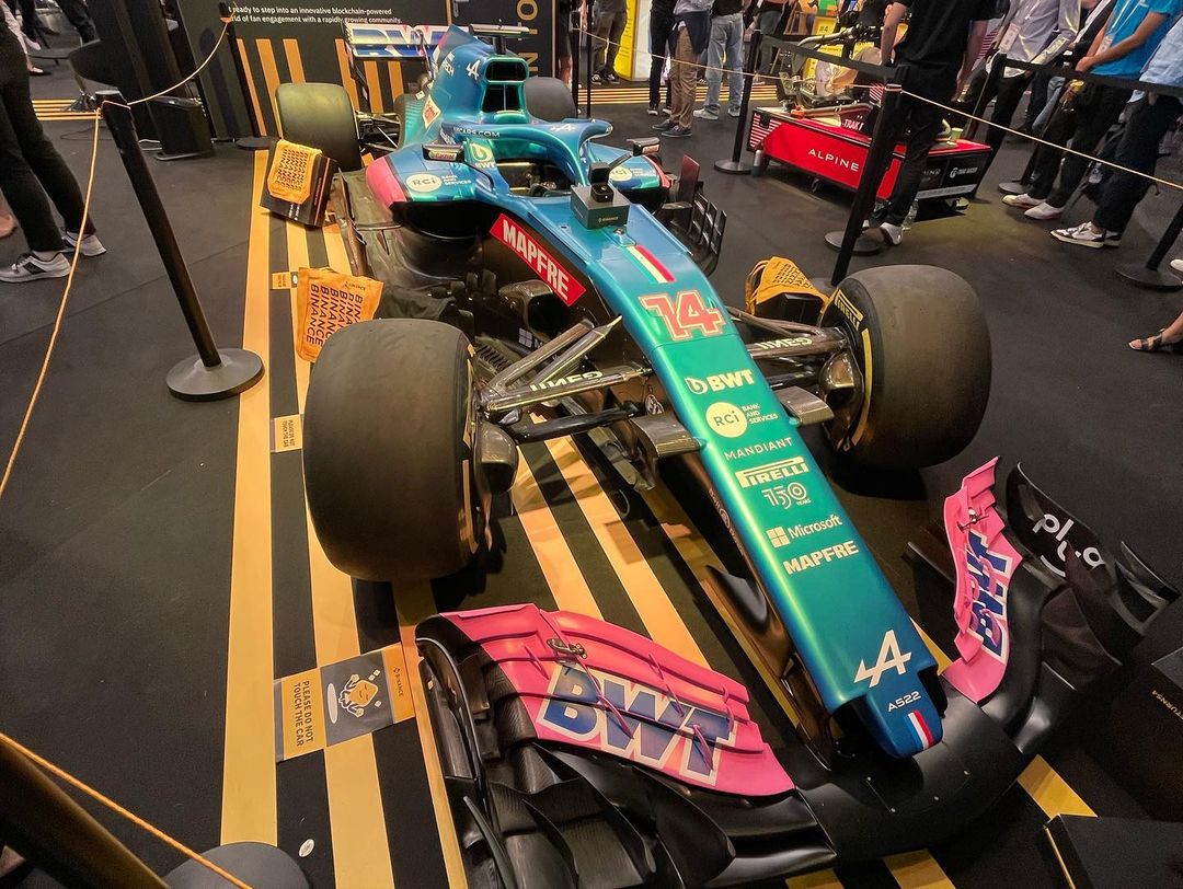 altaide's tweet photo. Vivatech ou Salon de l’auto ? #vivatech  😉🚘
#vivatech2022 https://t.co/AJFNHbSsPR